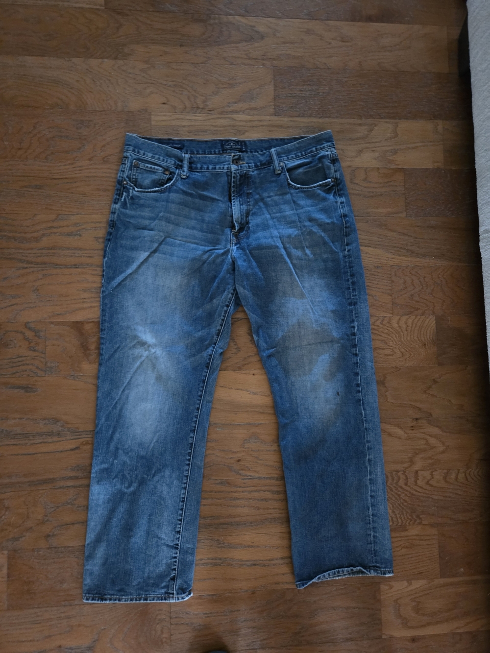 Lucky Brand Men's Relaxed Jeans. W40 L32